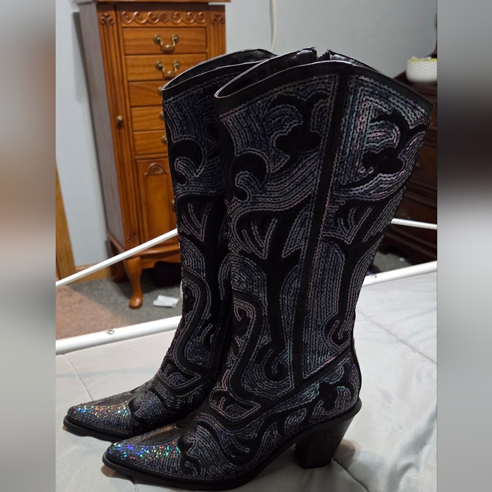 Helen's Heart Elegant Black Heeled Boots